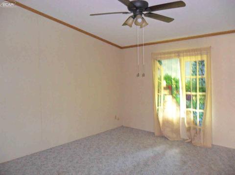4304 Pheasant Dr, Flint, MI 48506 photo 4