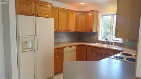 1258 N Morrish Rd, Flint, MI 48532 photo 4