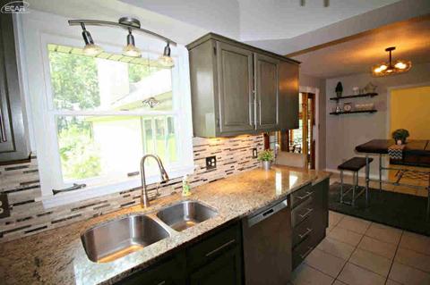 9355 Beecher Rd, Flushing, MI 48433 photo 6