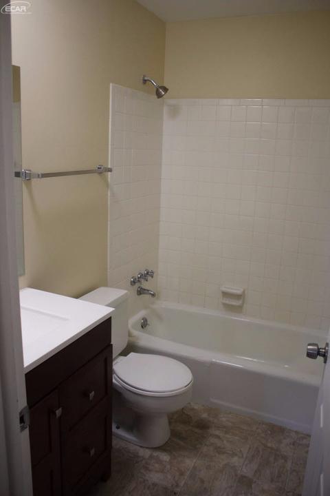 1019 Cora Dr, Flint, MI 48532 photo 15