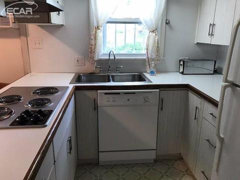 2548 Thomas St, Flint, MI 48504 photo 6