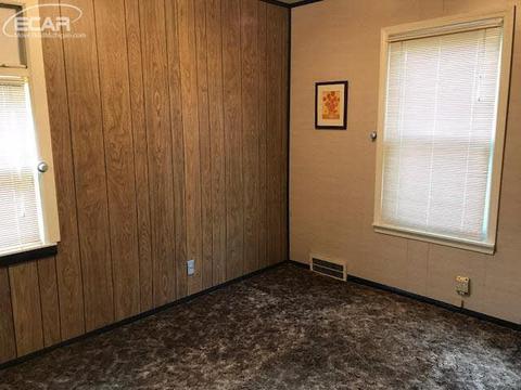 2548 Thomas St, Flint, MI 48504 photo 9