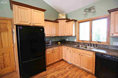 9310 Maple St, New Lothrop, MI 48460 photo 7