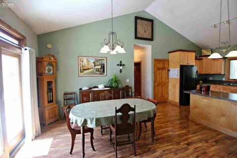 9310 Maple St, New Lothrop, MI 48460 photo 5