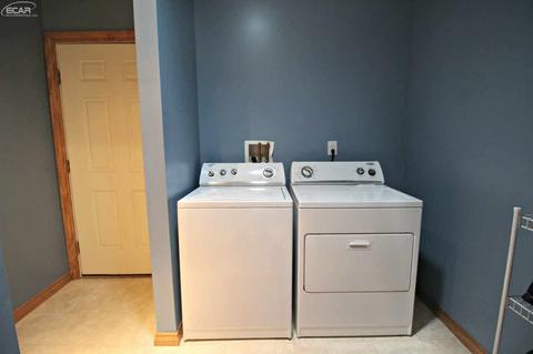 9310 Maple St, New Lothrop, MI 48460 photo 12