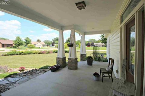 9310 Maple St, New Lothrop, MI 48460 photo 2