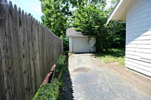 1933 Copeman Blvd, Flint, MI 48504 photo 10