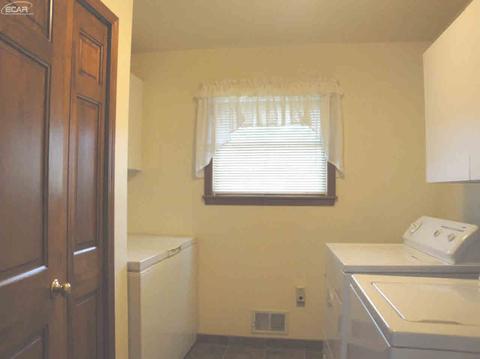 10414 E Bristol Rd, Davison, MI 48423 photo 7