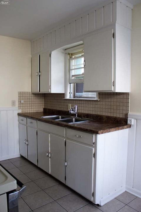 329 Burroughs Ave, Flint, MI 48507 photo 8