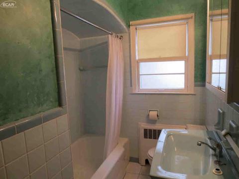 2402 E 2nd St, Flint, MI 48503 photo 14