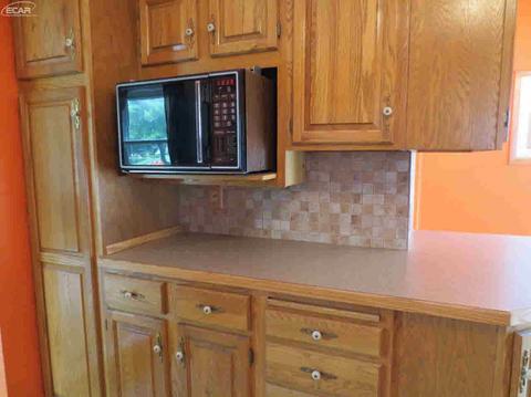 2402 E 2nd St, Flint, MI 48503 photo 5