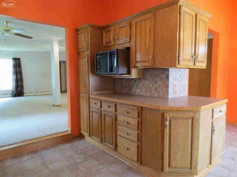 2402 E 2nd St, Flint, MI 48503 photo 7