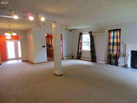 2402 E 2nd St, Flint, MI 48503 photo 9