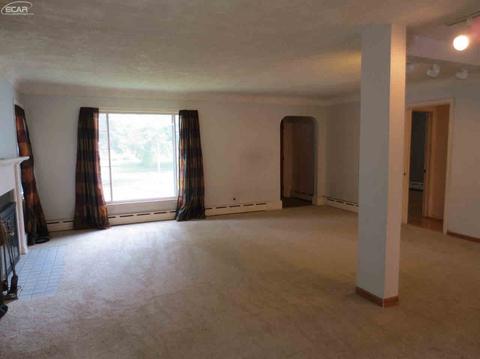 2402 E 2nd St, Flint, MI 48503 photo 10