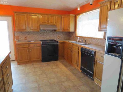 2402 E 2nd St, Flint, MI 48503 photo 6