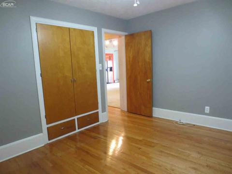 2402 E 2nd St, Flint, MI 48503 photo 11