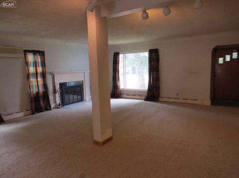 2402 E 2nd St, Flint, MI 48503 photo 8