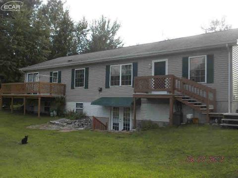 6245 Maple Rd, Vassar, MI 48768 photo 1