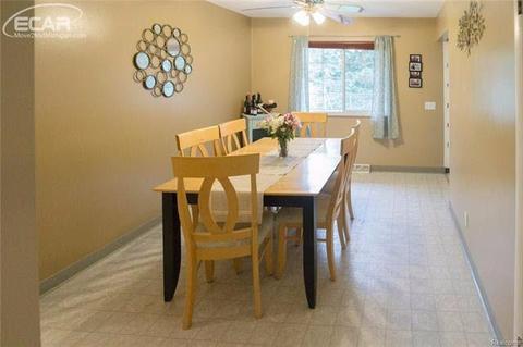1218 Clearview Dr, Flushing, MI 48433 photo 5