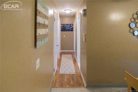 1218 Clearview Dr, Flushing, MI 48433 photo 13