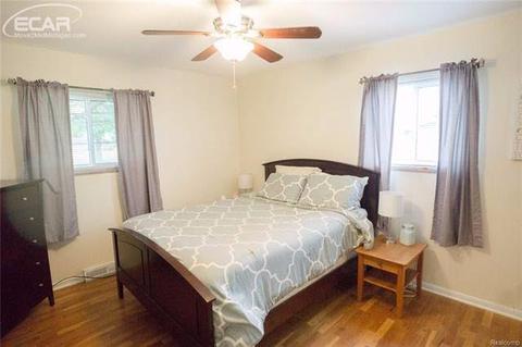 1218 Clearview Dr, Flushing, MI 48433 photo 14