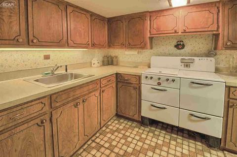 2084 W Maple Ave, Flint, MI 48507 photo 25