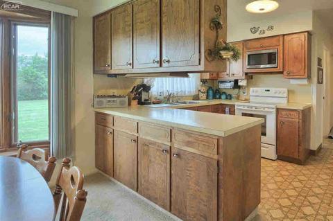 2084 W Maple Ave, Flint, MI 48507 photo 10