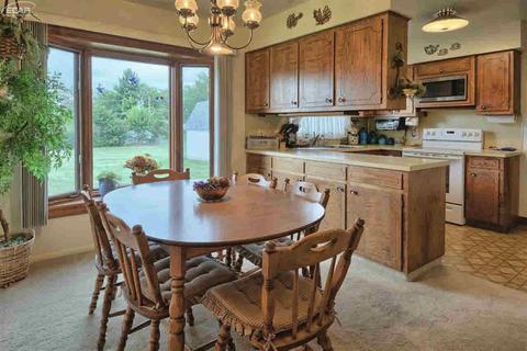 2084 W Maple Ave, Flint, MI 48507 photo 11