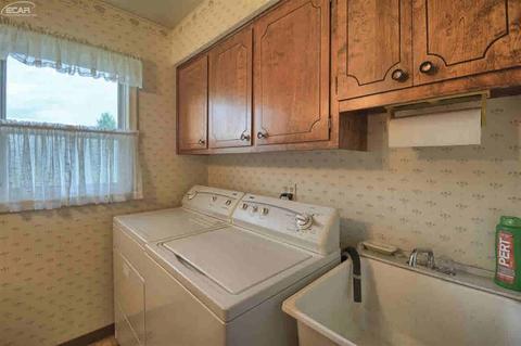 2084 W Maple Ave, Flint, MI 48507 photo 15