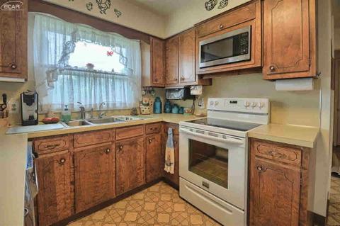 2084 W Maple Ave, Flint, MI 48507 photo 6