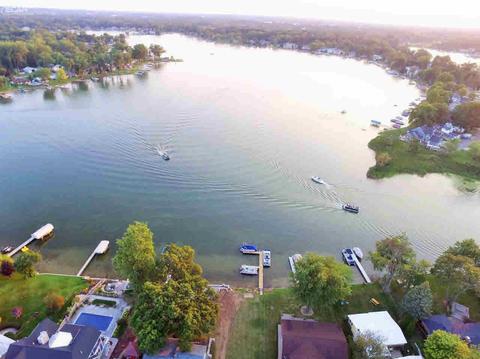 1381 Edgewater Dr, Fenton, MI 48430 photo 7