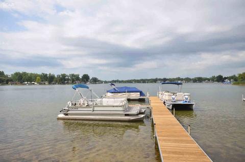 1381 Edgewater Dr, Fenton, MI 48430 photo 5