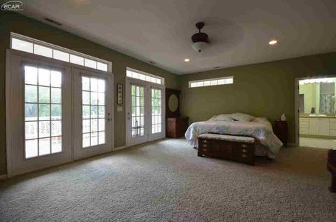 1381 Edgewater Dr, Fenton, MI 48430 photo 27