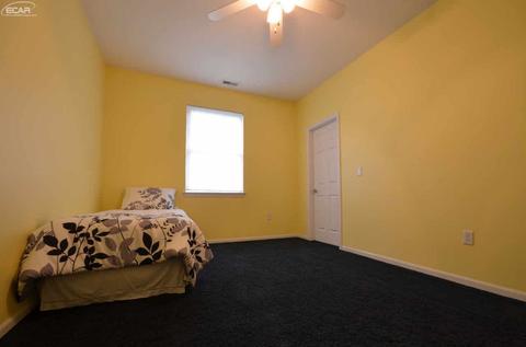 1381 Edgewater Dr, Fenton, MI 48430 photo 24
