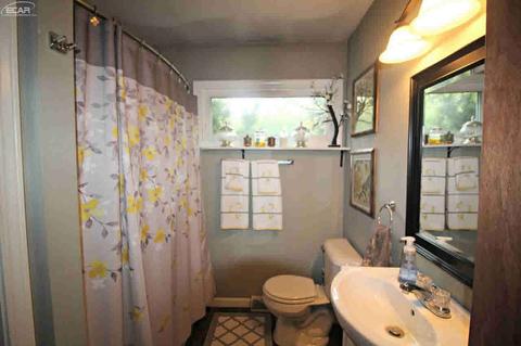 1421 Van Vleet Rd, Flushing, MI 48433 photo 14