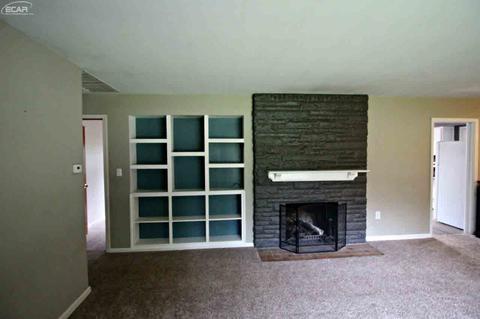 1421 Van Vleet Rd, Flushing, MI 48433 photo 2