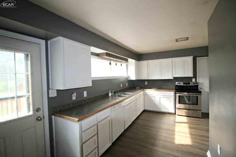 1421 Van Vleet Rd, Flushing, MI 48433 photo 4