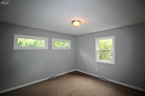 1421 Van Vleet Rd, Flushing, MI 48433 photo 12