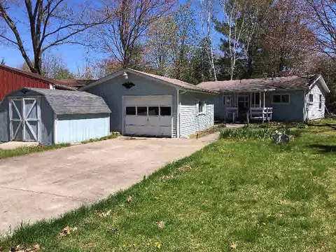 781 Orbe, Gladwin, MI 48624 photo 16