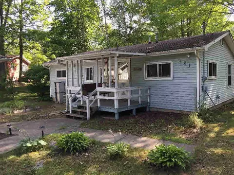 781 Orbe, Gladwin, MI 48624 photo 1