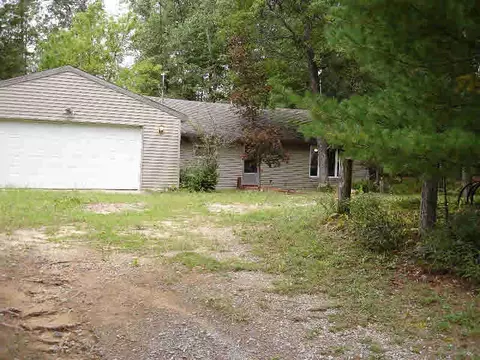 10261 Anger, Harrison, MI 48625 photo 2