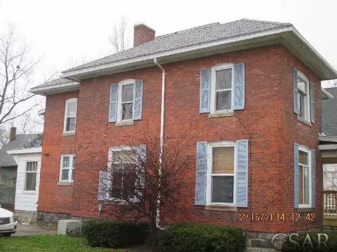 207 N Cedar, Owosso, MI 48867 photo 2