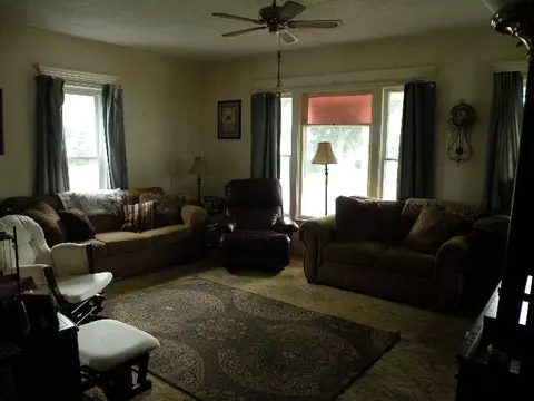 313 N Cedar, Owosso, MI 48867 photo 4