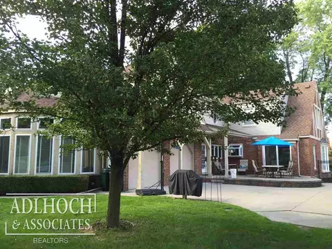 565 Hampton, Grosse Pointe Woods, MI 48236 photo 34