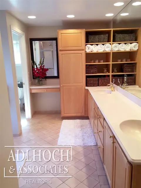 565 Hampton, Grosse Pointe Woods, MI 48236 photo 25