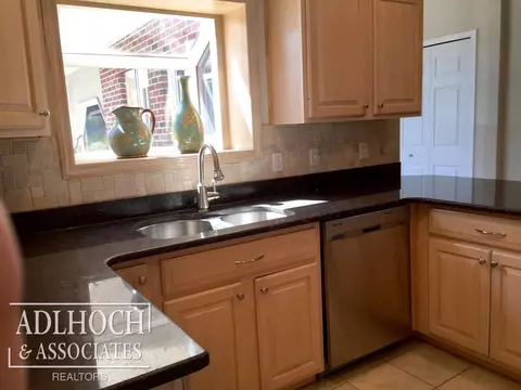 565 Hampton, Grosse Pointe Woods, MI 48236 photo 8