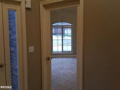 17531 Eider, Clinton Township, MI 48038 photo 2
