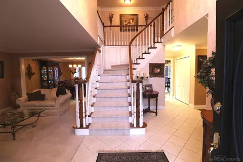 47870 Lamplighter, Macomb, MI 48044 photo 2