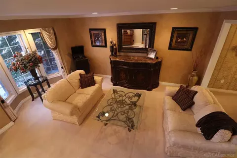 47870 Lamplighter, Macomb, MI 48044 photo 3