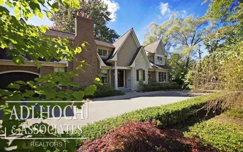 191 Lothrop, Grosse Pointe Farms, MI 48236 photo 2
